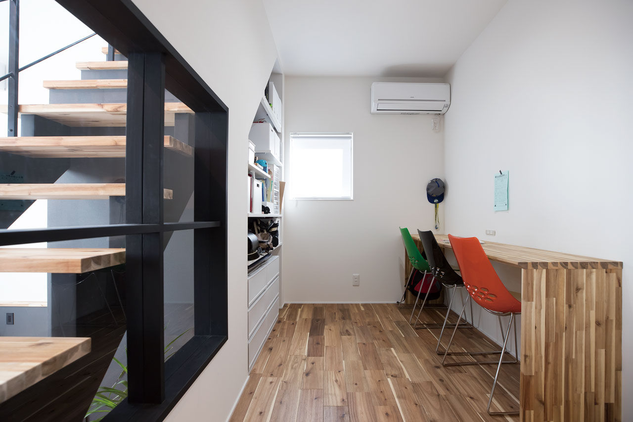 ハウスクラフト ダウンフロアで空間を活用した間取り。土間収納、スタディスペース、ランドリールーム等こだわりを全て実現の建築実例画像6