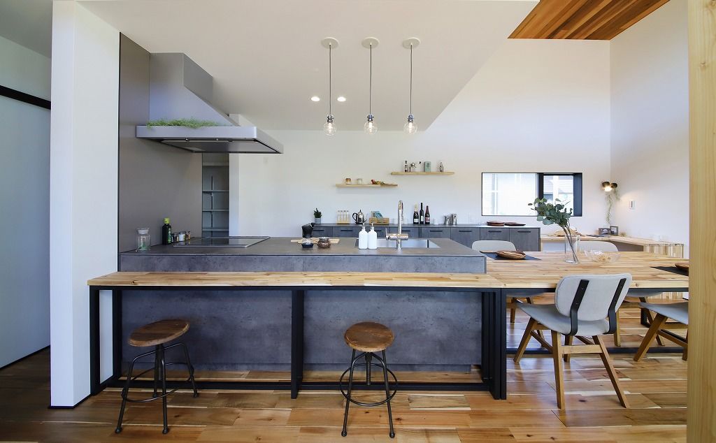 ハウスクラフト 【平屋×高天井×ガレージ×ランドリ－｜間取り有】友達とワイワイ寛げる仕掛け満載！憧れを詰め込んだ平屋の建築実例画像6