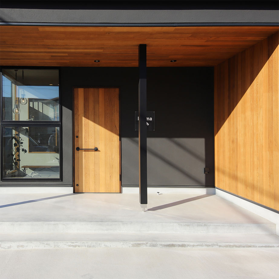 ハウスクラフト 【間取り図】結婚を機に建てたおしゃれな店舗併用住宅！通勤なしで時間節約→子育てなどゆとりのある生活にの建築実例画像2