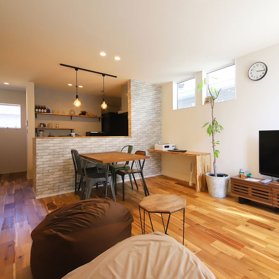 ハウスクラフト 【間取り図】結婚を機に建てたおしゃれな店舗併用住宅！通勤なしで時間節約→子育てなどゆとりのある生活にの建築実例画像9