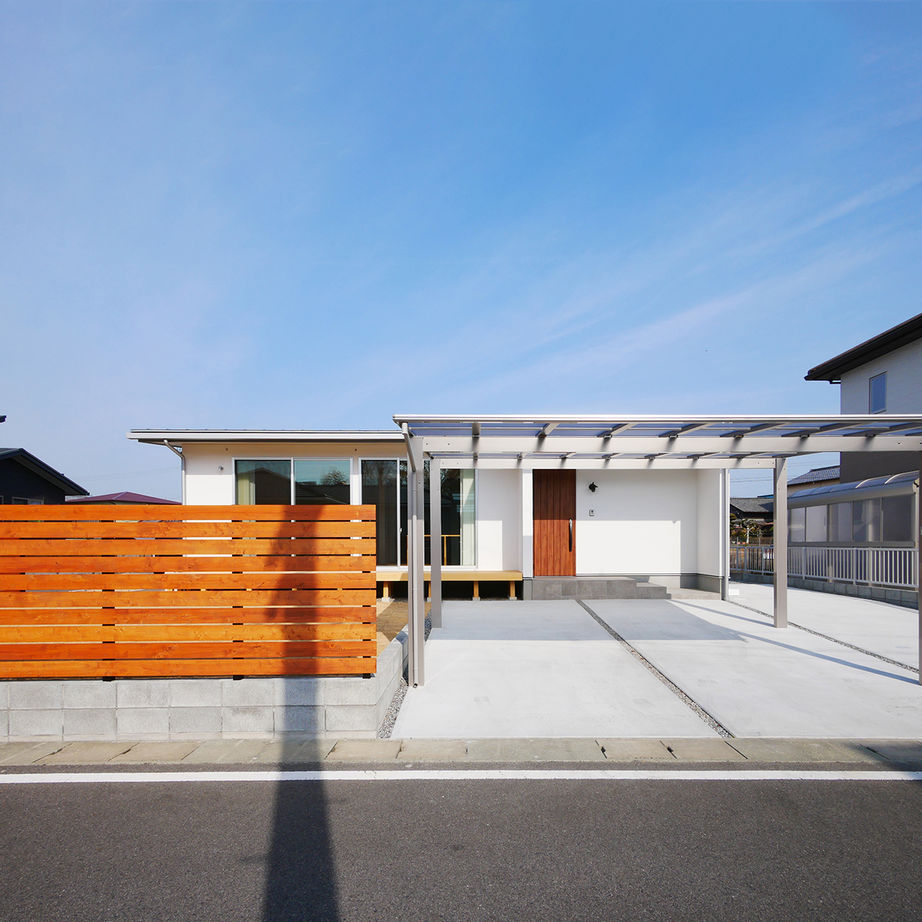 ハウスクラフト 【平屋/間取り図】屋根勾配を活かした開放感。ゆとりあるLDKに家事動線、実現したい基本がつまった平屋住宅の建築実例画像1