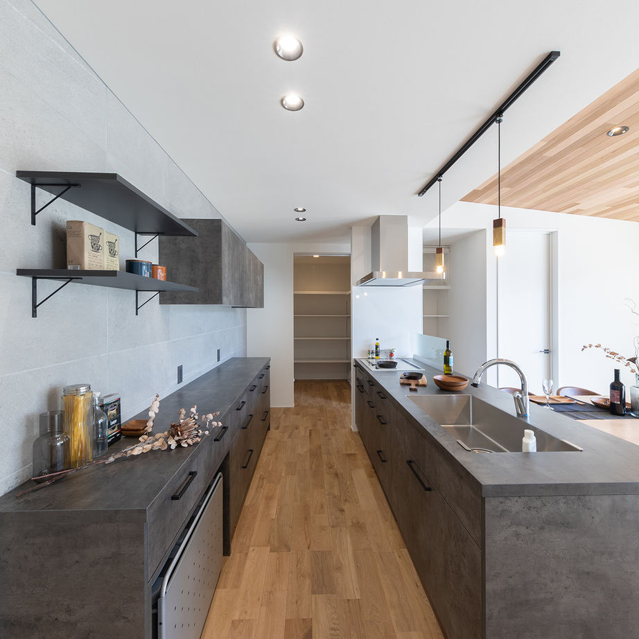 ハウスクラフト 【平屋/間取り図】屋根勾配を活かした開放感。ゆとりあるLDKに家事動線、実現したい基本がつまった平屋住宅の建築実例画像4