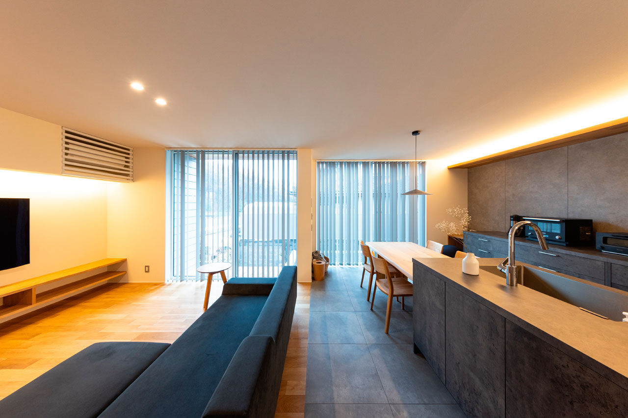 ハウスクラフト 【高断熱/ガレージ/2000万円台/間取り図】2方向に停めるガレージに脱帽。「住みやすくておしゃれ」が叶ったの建築実例画像4