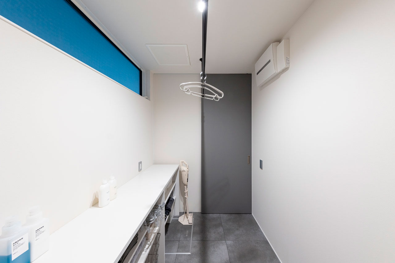 ハウスクラフト 【高断熱/ガレージ/2000万円台/間取り図】2方向に停めるガレージに脱帽。「住みやすくておしゃれ」が叶ったの建築実例画像8