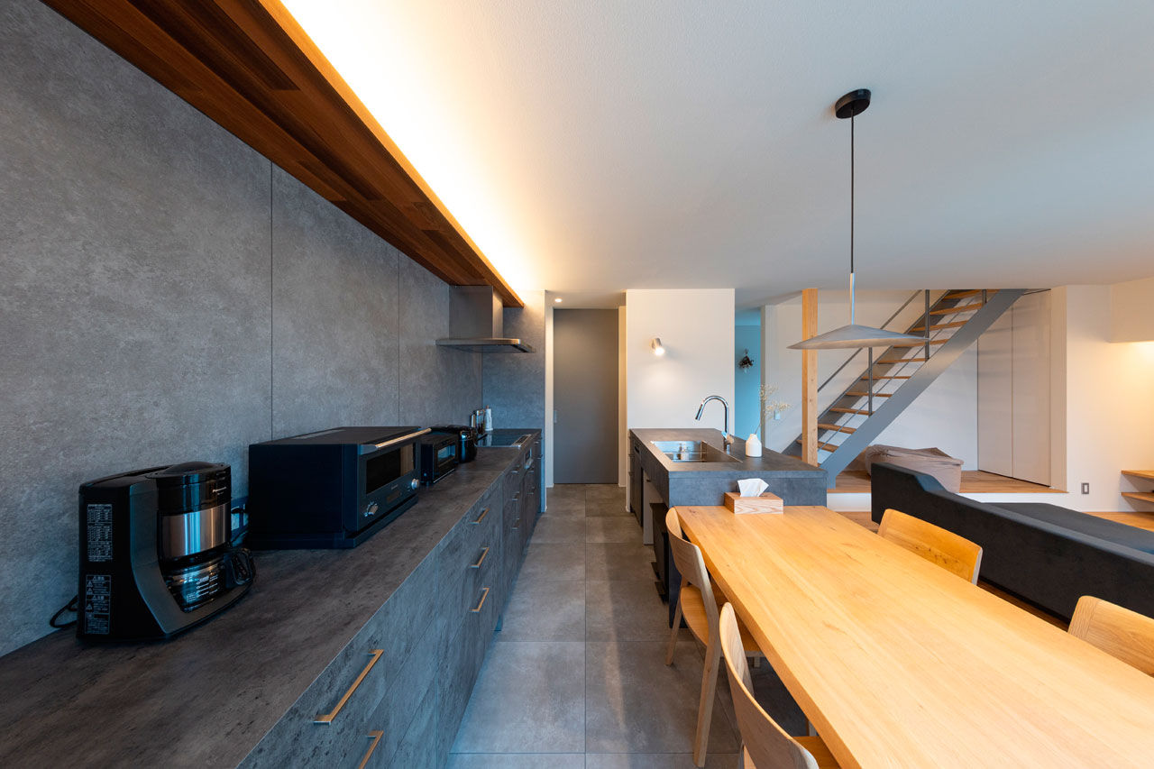 ハウスクラフト 【高断熱/ガレージ/2000万円台/間取り図】2方向に停めるガレージに脱帽。「住みやすくておしゃれ」が叶ったの建築実例画像10