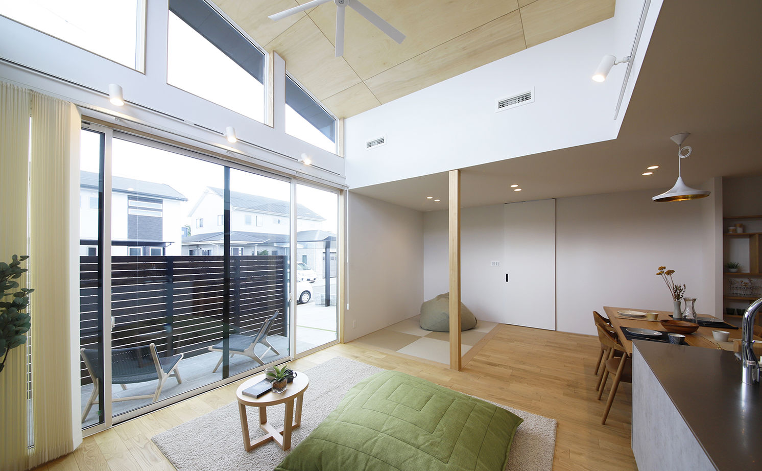 ハウスクラフト 【平屋／間取り図】暮らしやすさとデザイン性、２つを兼ね備えた平屋の建築実例画像11