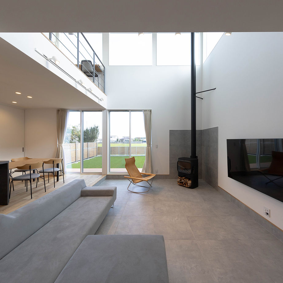 ハウスクラフト 【3000万円台／40坪／間取り】玄関から庭までつながる土間リビング＆薪ストーブがある家の建築実例画像4