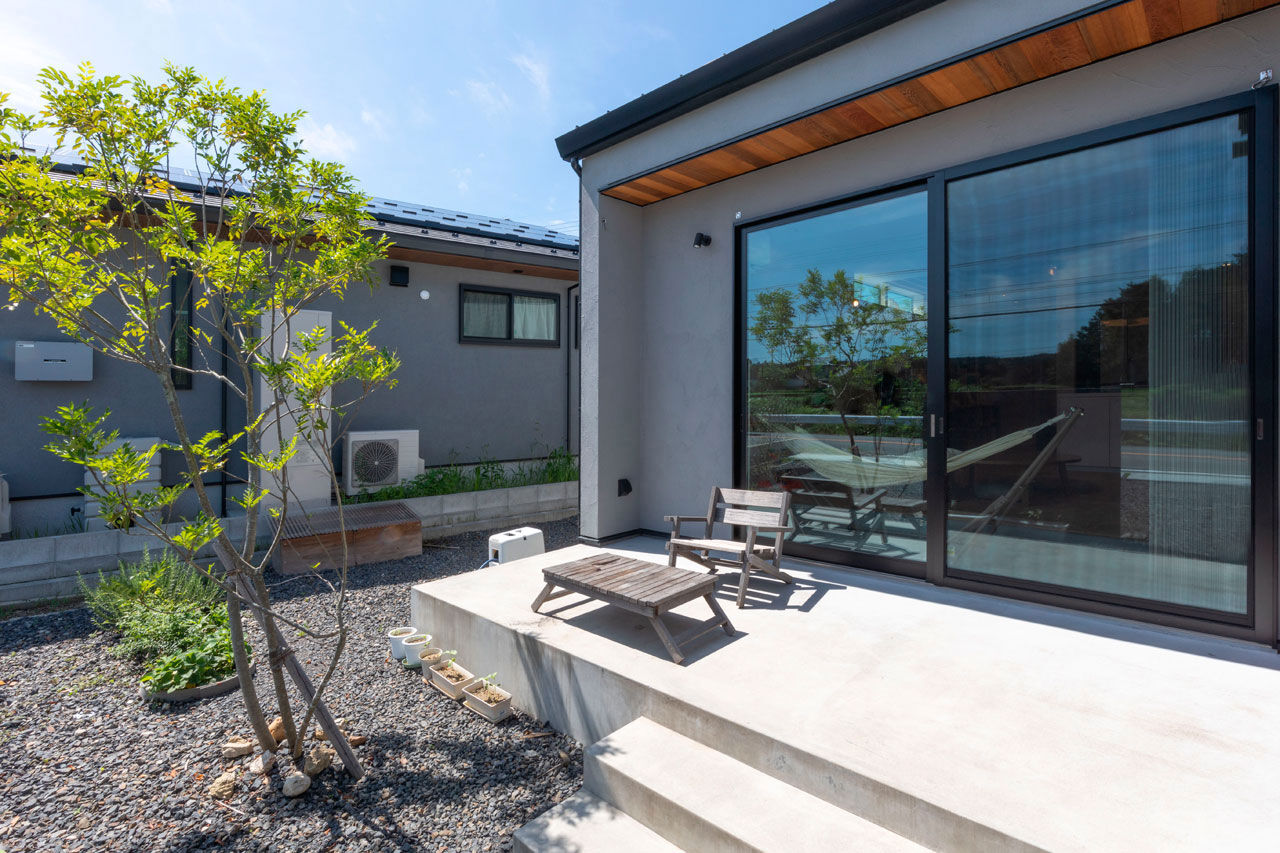 ハウスクラフト 【平屋/土間リビング/30坪】DIYで自分らしく住みこなす、土間と余白を楽しむ平屋。アイデア収納も随所にの建築実例画像9