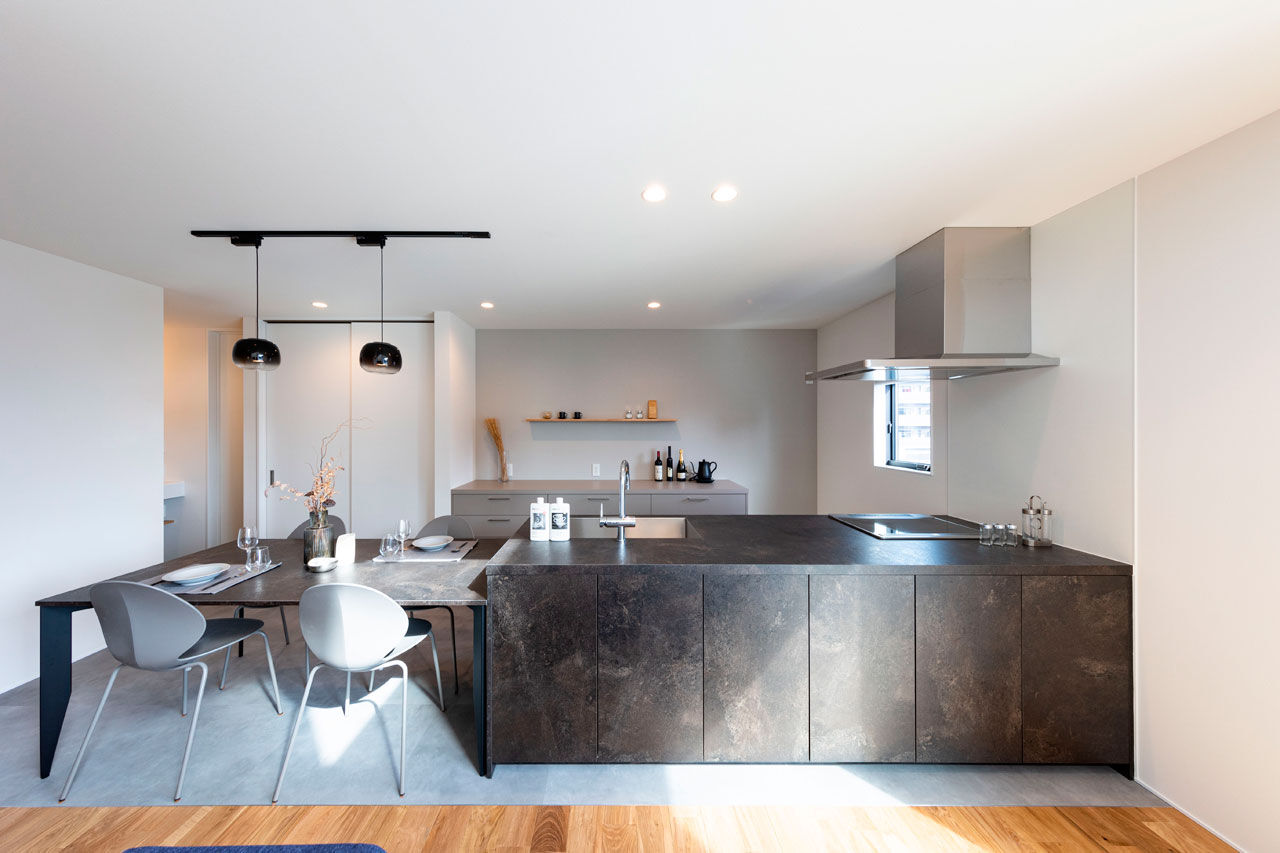 ハウスクラフト 【吹抜け/ランドリー/31坪】シンプルを極めてすっきり心地よく。白・木・グレーの好バランスを楽しむ家の建築実例画像4