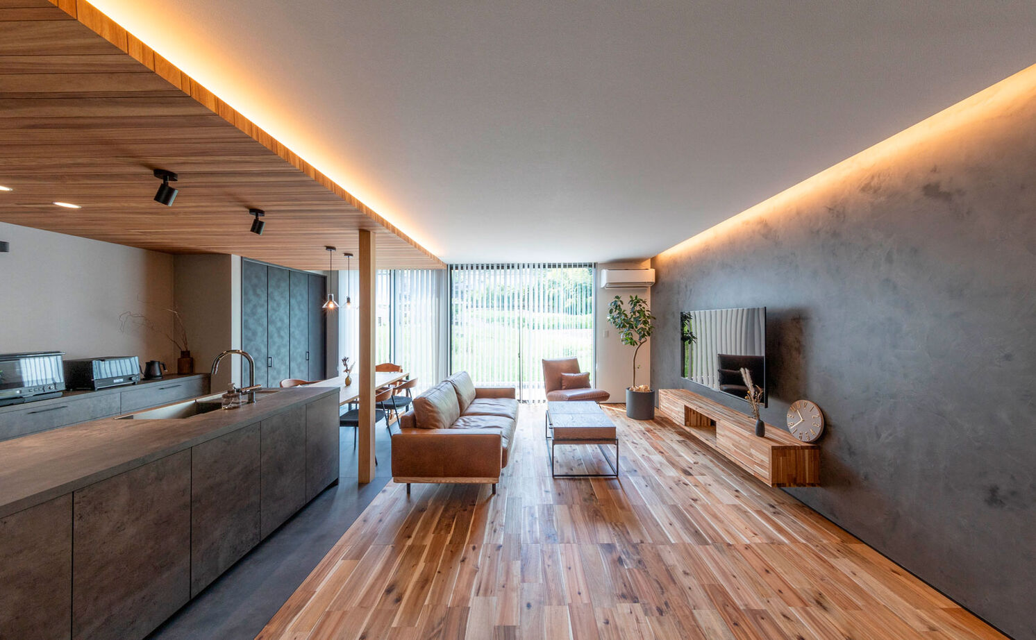 ハウスクラフト 【2000万円台/平屋/素材感/間取り図】28坪を隅々まで生かした動線・収納が優秀。大人ヴィンテージな平屋の建築実例画像2