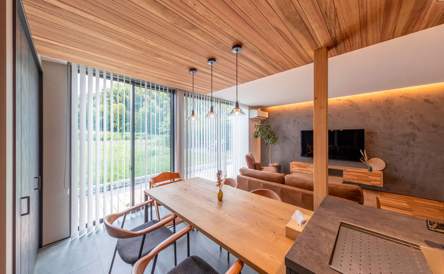 ハウスクラフト 【2000万円台/平屋/素材感/間取り図】28坪を隅々まで生かした動線・収納が優秀。大人ヴィンテージな平屋の建築実例画像5