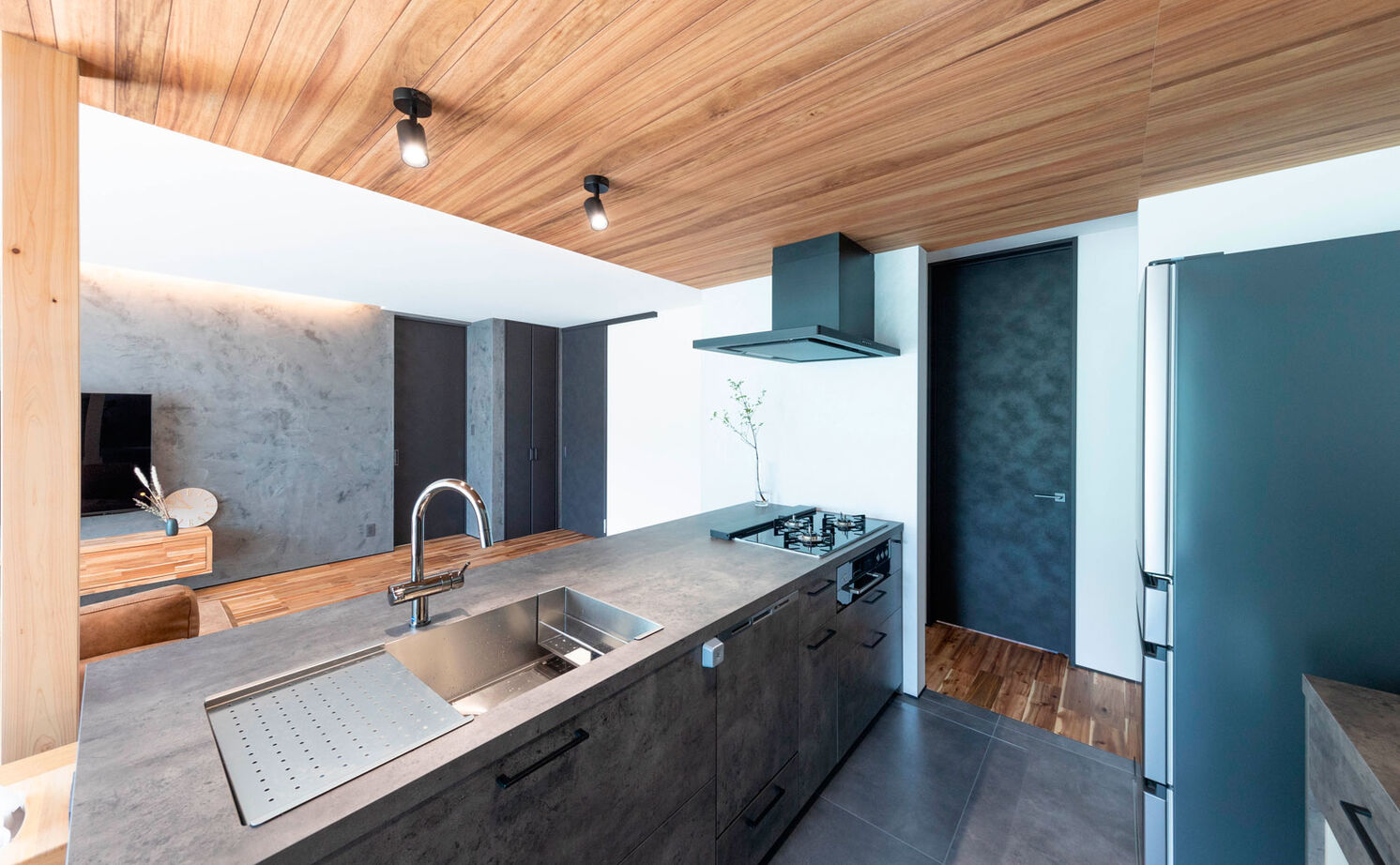 ハウスクラフト 【2000万円台/平屋/素材感/間取り図】28坪を隅々まで生かした動線・収納が優秀。大人ヴィンテージな平屋の建築実例画像6