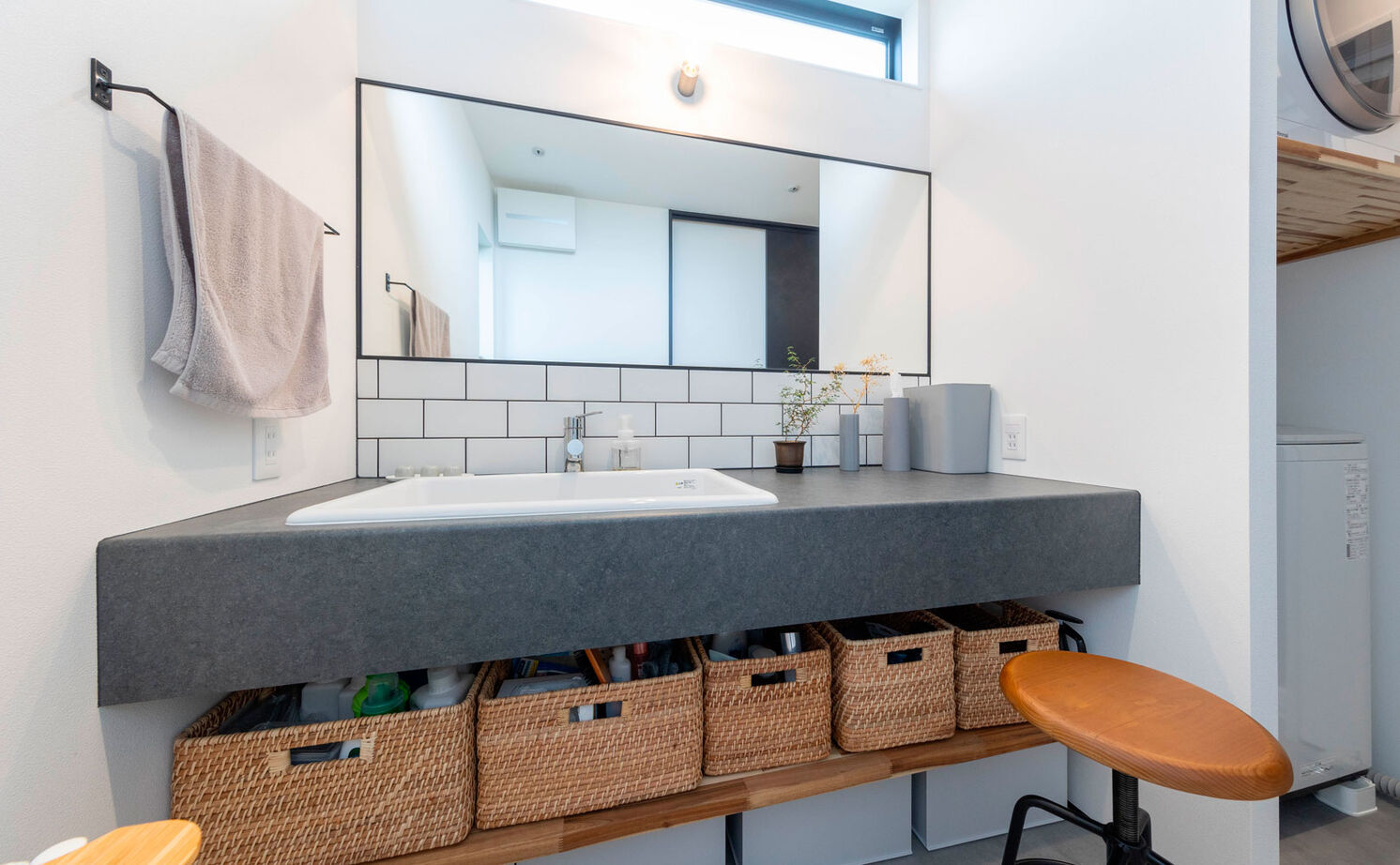 ハウスクラフト 【2000万円台/平屋/素材感/間取り図】28坪を隅々まで生かした動線・収納が優秀。大人ヴィンテージな平屋の建築実例画像9