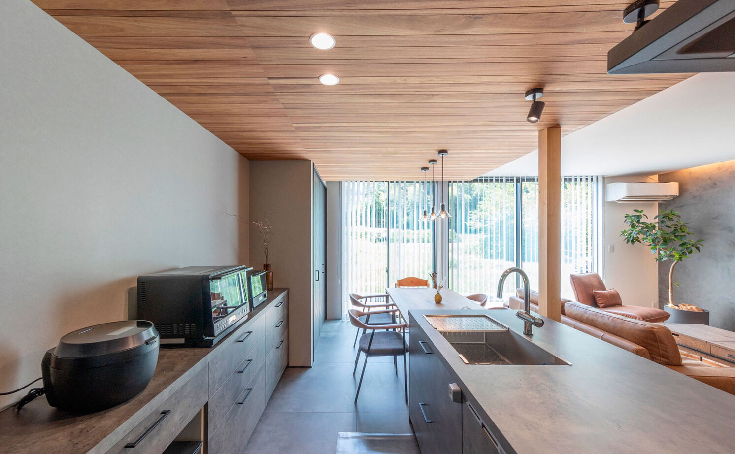 ハウスクラフト 【2000万円台/平屋/素材感/間取り図】28坪を隅々まで生かした動線・収納が優秀。大人ヴィンテージな平屋の建築実例画像12