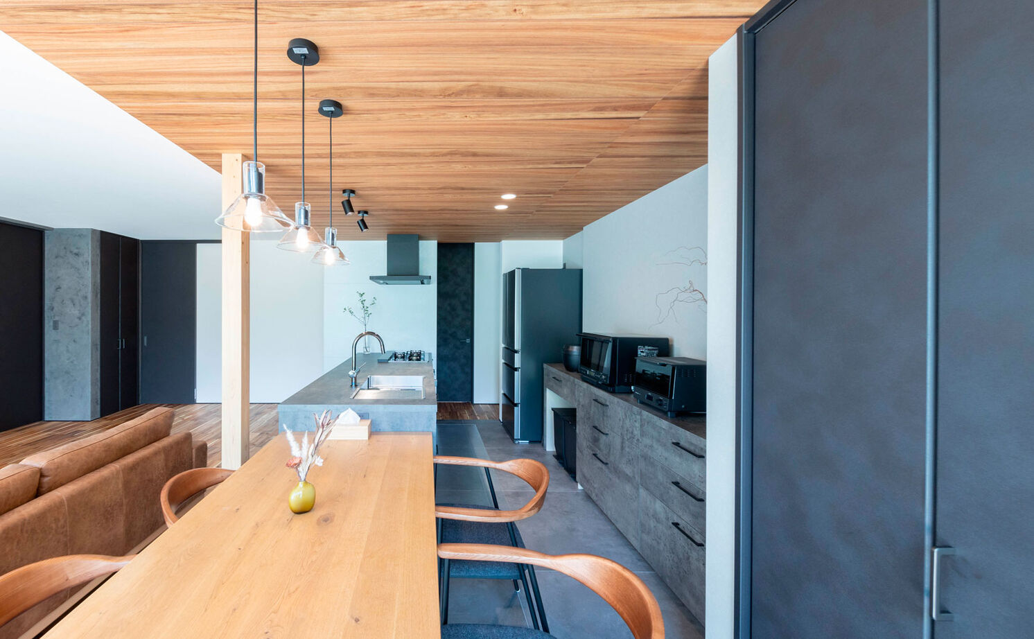 ハウスクラフト 【2000万円台/平屋/素材感/間取り図】28坪を隅々まで生かした動線・収納が優秀。大人ヴィンテージな平屋の建築実例画像14