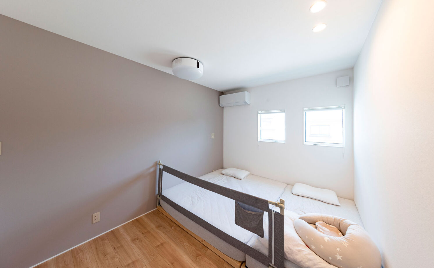 ハウスクラフト 【平屋風/土間/32坪】白と木にゴールドを効かせた、ナチュラルな空間。光が柔らかく包む平屋スタイルの家の建築実例画像13