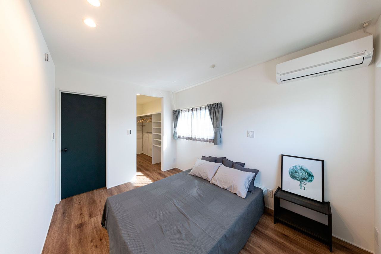 ハウスクラフト 【ガレージ/カバードポーチ/34坪】「シンプルなアメリカン」を描いたガレージハウスは、大人カフェの寛ぎ感の建築実例画像9