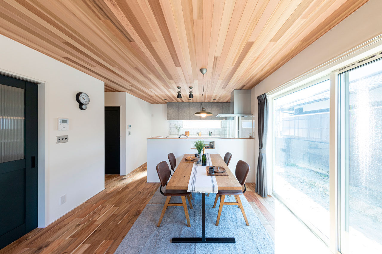 ハウスクラフト 【ガレージ/カバードポーチ/34坪】「シンプルなアメリカン」を描いたガレージハウスは、大人カフェの寛ぎ感の建築実例画像10