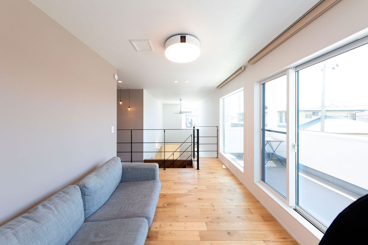 ハウスクラフト 【モダン/吹抜け/41坪】２つのリビングとバルコニーで旅先のような上質を堪能。ラグジュアリーな白の邸宅の建築実例画像6