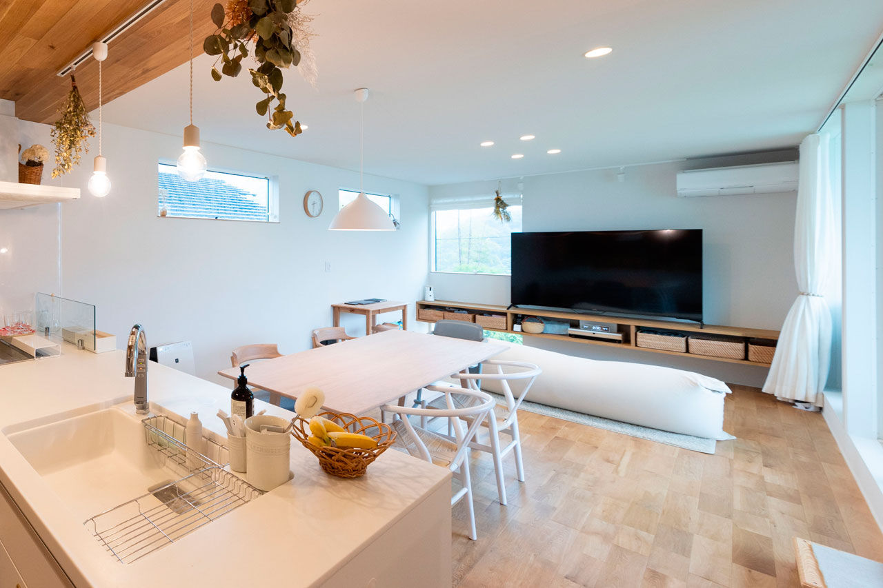 ハウスクラフト 【2階リビング/バルコニー/63坪】広々としたドッグランと2階リビングがつながる、空を間近に楽しむ家の建築実例画像7