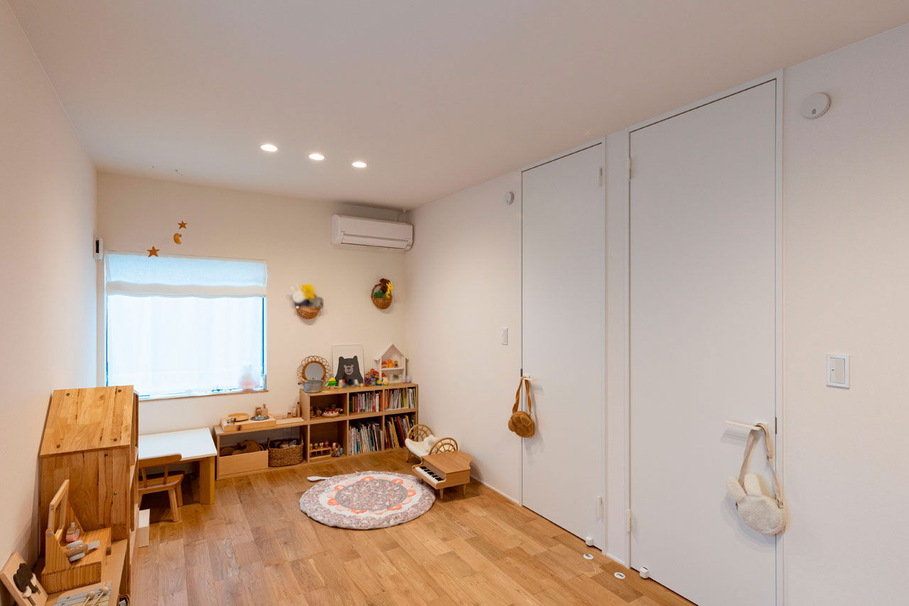 ハウスクラフト 【2階リビング/バルコニー/63坪】広々としたドッグランと2階リビングがつながる、空を間近に楽しむ家の建築実例画像8