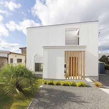 ハウスクラフト 【間取り図】大空間の吹抜けで光と風を感じるおしゃれな2階建て!自然素材の心地よさで暮らしをより豊かにの建築実例画像2