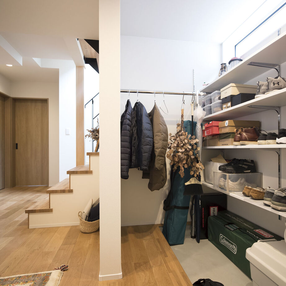 ハウスクラフト 【大人カッコいい×露天風呂気分の浴室】クールな“家っぽくない家”の中は…雑貨が似合うナチュラルな空間の建築実例画像9