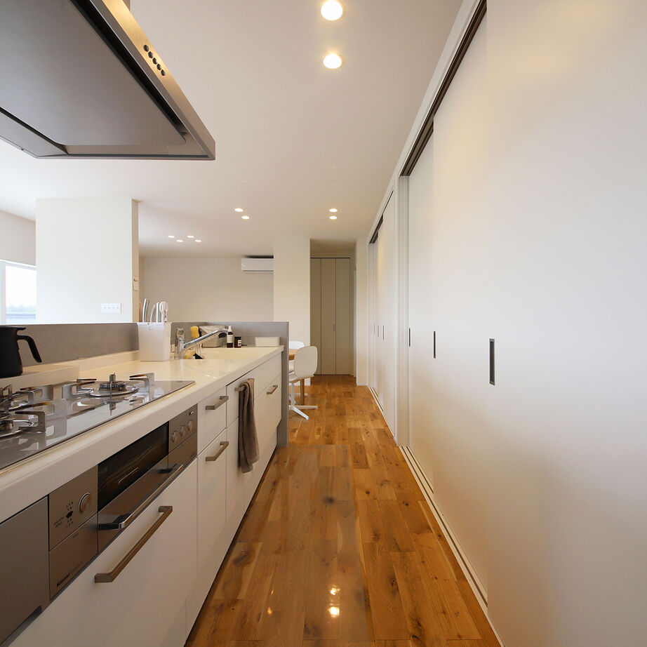 ハウスクラフト 【2000万円台/間取り図/デザイン×性能】自然豊かな立地を活かし、家族との時間を楽しむ店舗併用の2階建ての建築実例画像4