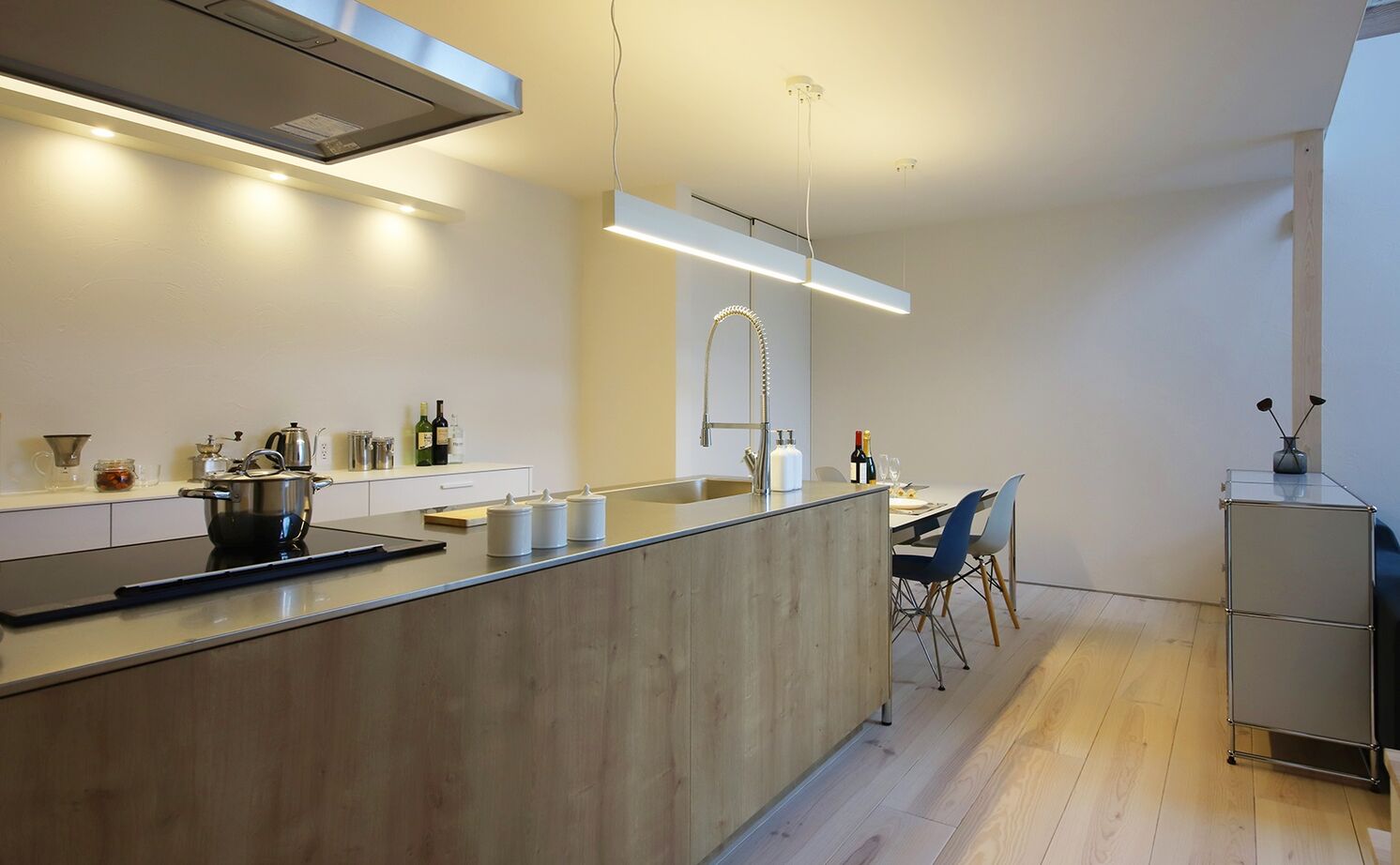 ハウスクラフト 【2000万円台/間取り図/3LDK】白基調のモダンテイスト｜大階段×約8帖の吹き抜けが作りだす開放的な住まいの建築実例画像7