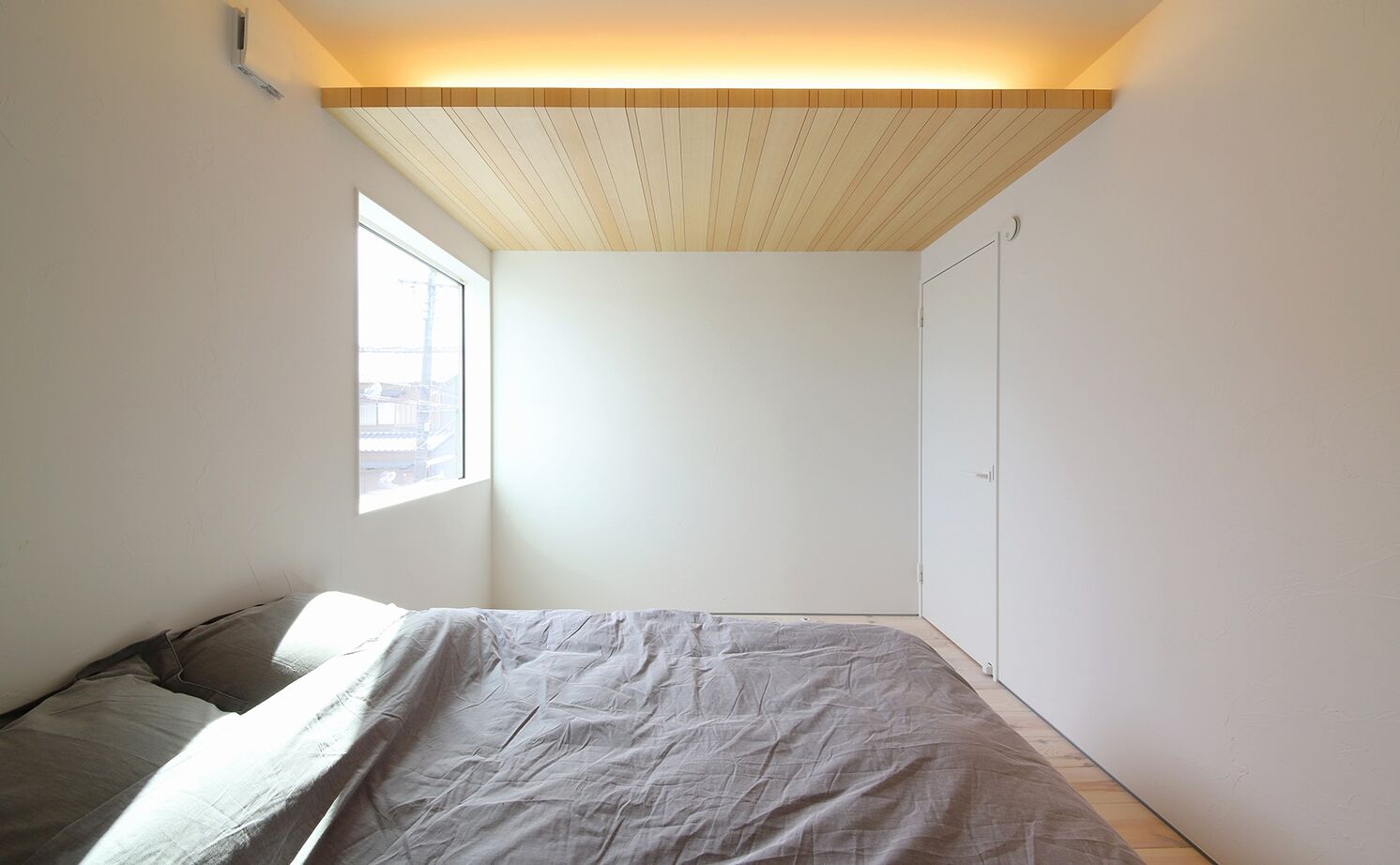 ハウスクラフト 【2000万円台/間取り図/3LDK】白基調のモダンテイスト｜大階段×約8帖の吹き抜けが作りだす開放的な住まいの建築実例画像10