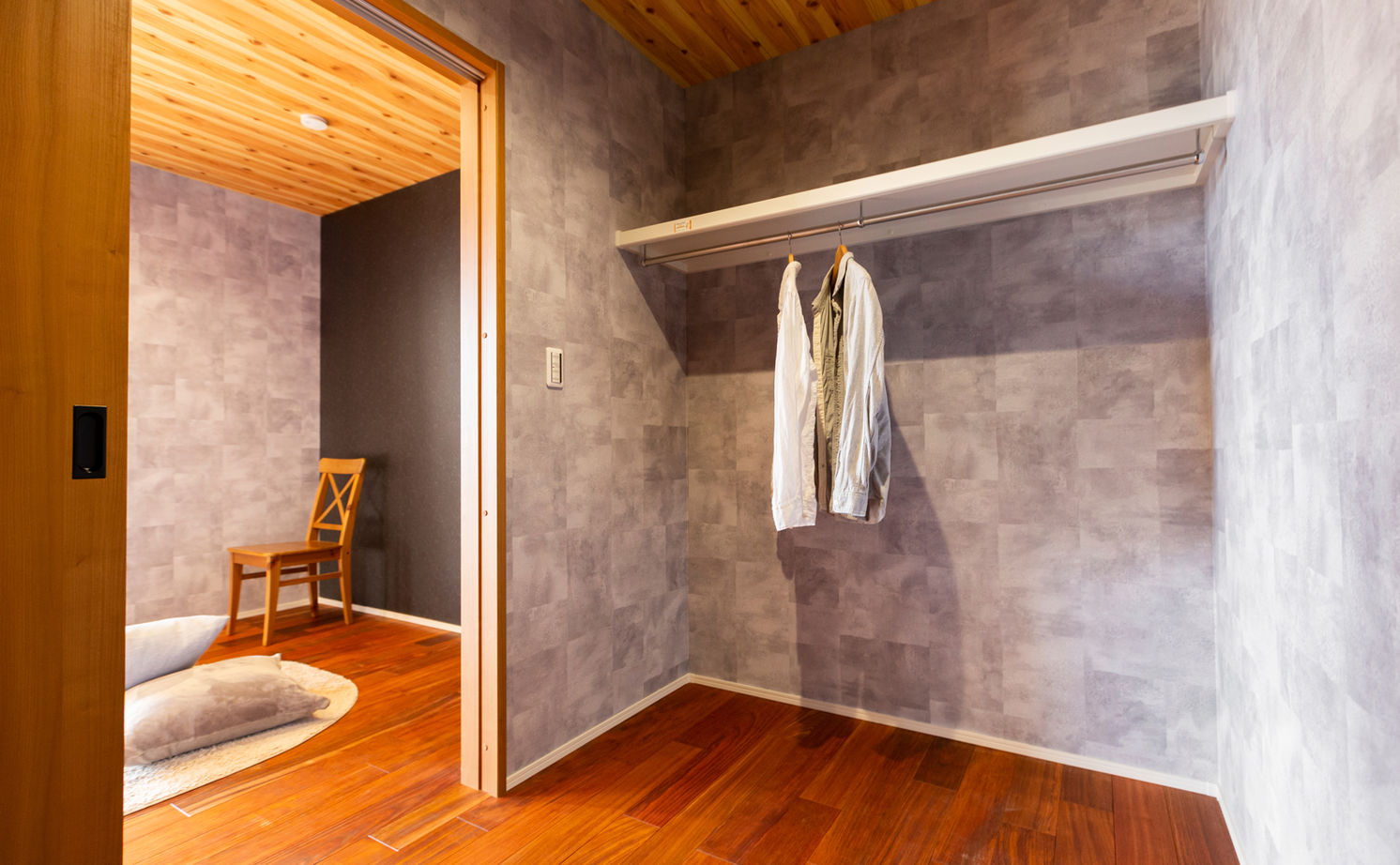 カステルホーム 【大津市×1960万円】暖炉の暖かさに包まれる平屋。琵琶湖を一望する別荘のような住まいの建築実例画像10