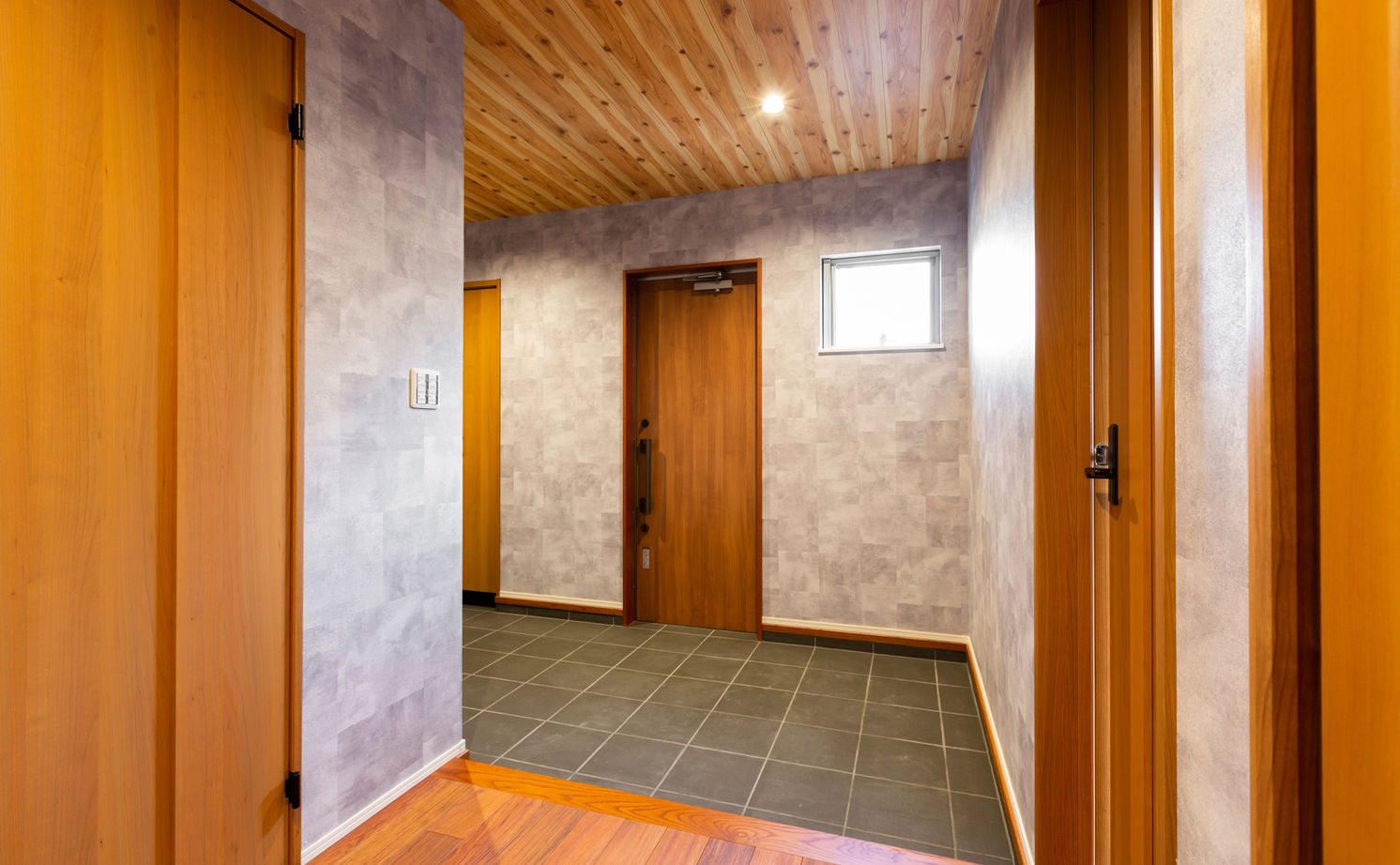 カステルホーム 【大津市×1960万円】暖炉の暖かさに包まれる平屋。琵琶湖を一望する別荘のような住まいの建築実例画像12