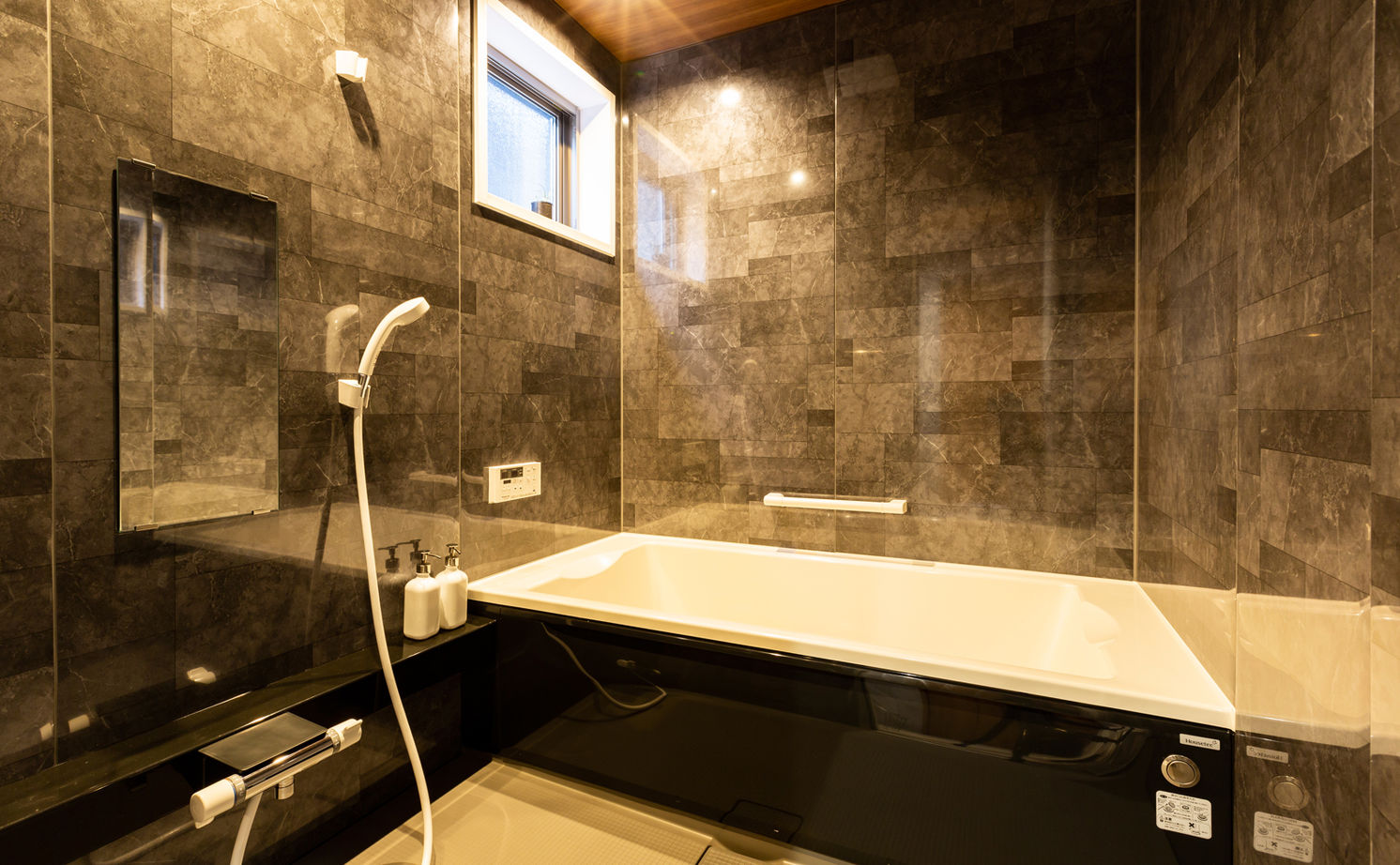 カステルホーム 【大津市×1960万円】暖炉の暖かさに包まれる平屋。琵琶湖を一望する別荘のような住まいの建築実例画像13