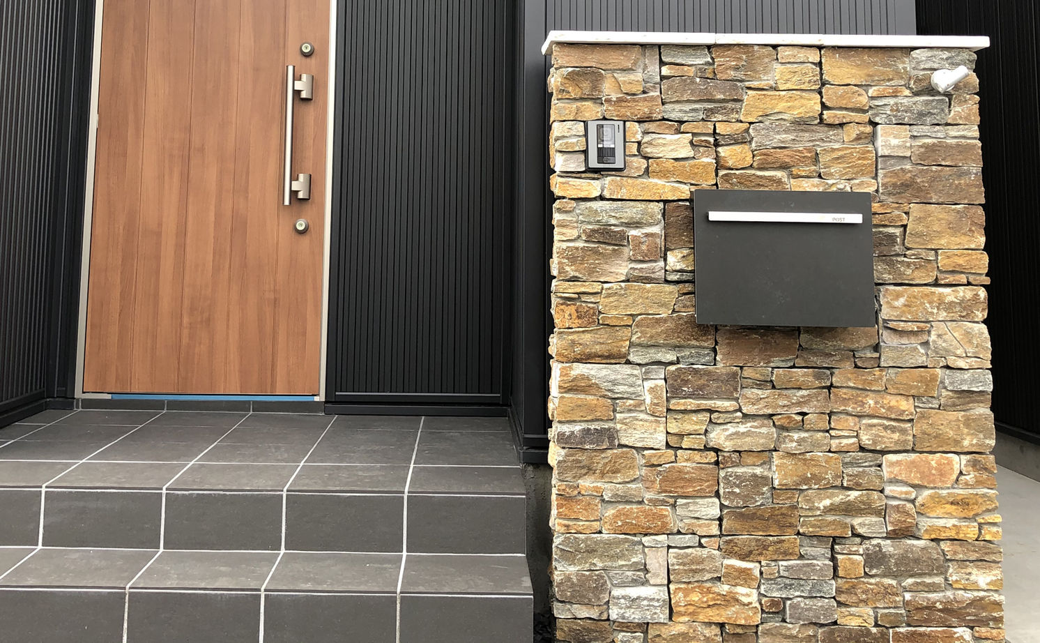 カステルホーム 【大津市×1960万円】暖炉の暖かさに包まれる平屋。琵琶湖を一望する別荘のような住まいの建築実例画像19