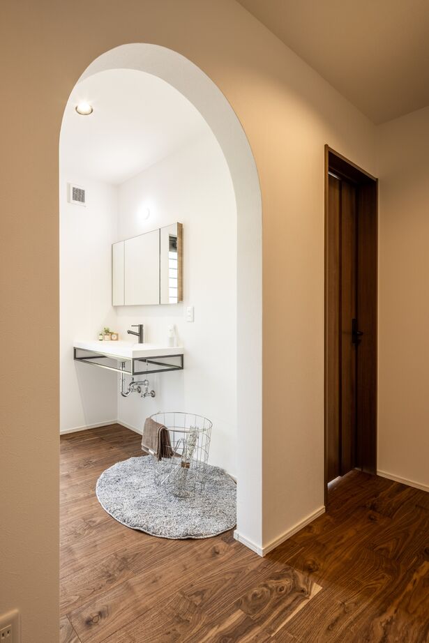 カステルホーム 【長浜市×1851万円】在宅ワークがはかどる郊外暮らし。広々インナーテラスが室内外を緩やかに繋ぐ平屋の家の建築実例画像9