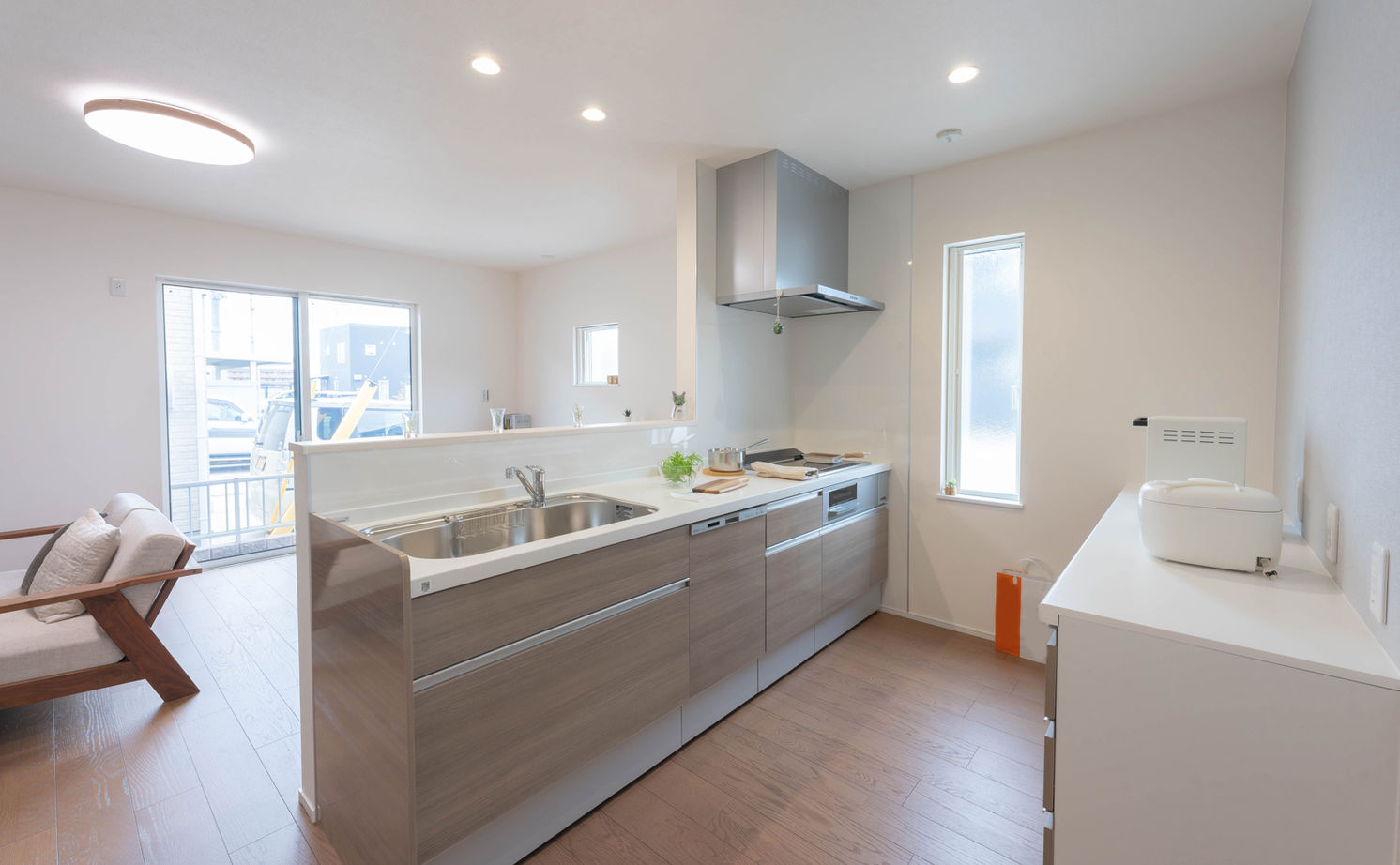 カステルホーム 【趣味室×平屋×1000万円台】趣味を楽しむ大人の平屋。将来を見据えて動線・断熱にこだわって叶えた住まいの建築実例画像3