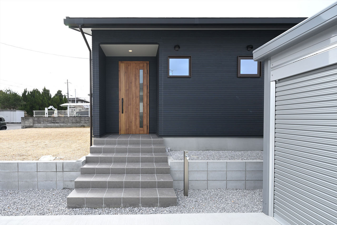 カステルホーム 【東近江市／1000万円台】一人暮らしを満喫！夢を詰め込んで叶えた平屋。３台分のガレージのある家の建築実例画像4