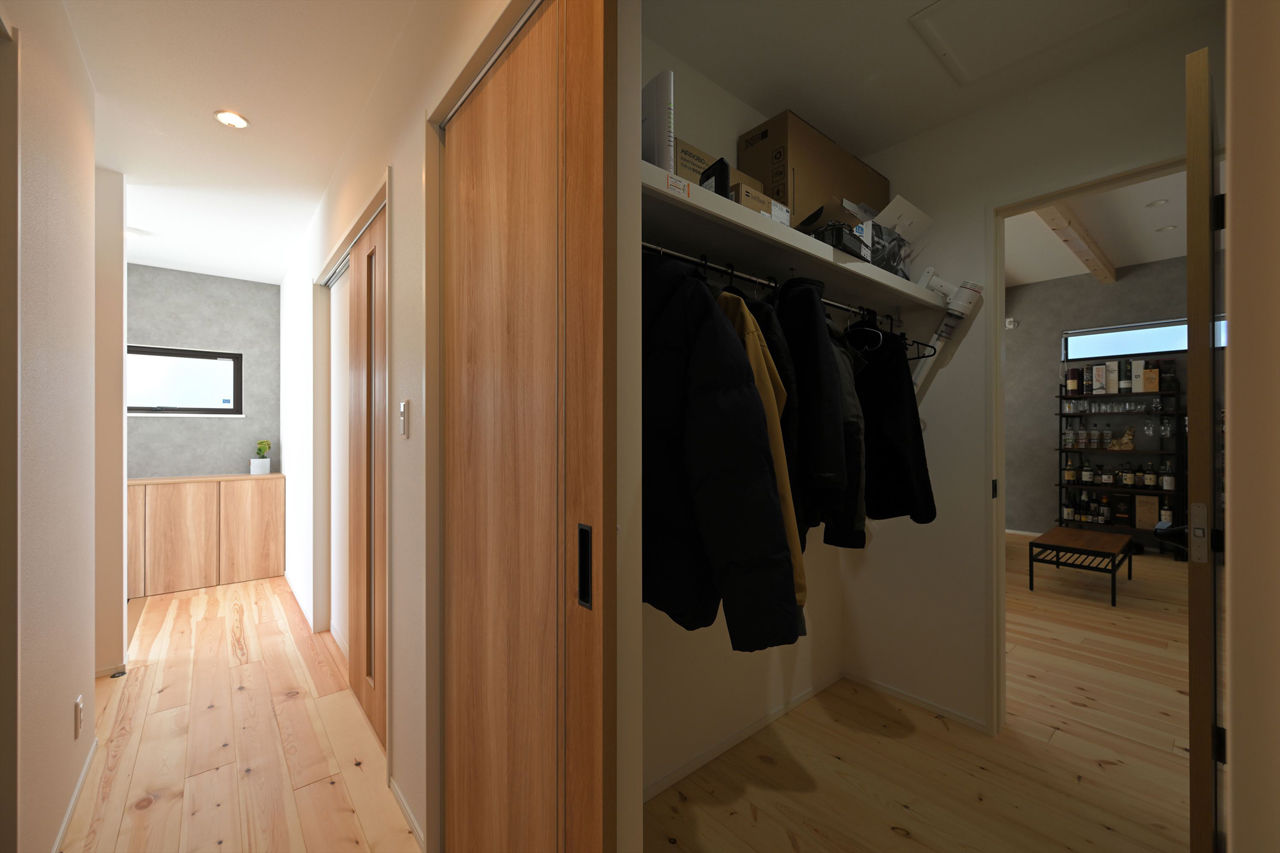 カステルホーム 【東近江市／1000万円台】一人暮らしを満喫！夢を詰め込んで叶えた平屋。３台分のガレージのある家の建築実例画像5