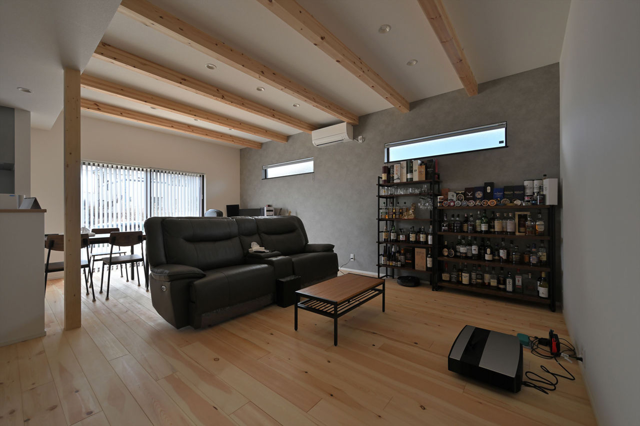 カステルホーム 【東近江市／1000万円台】一人暮らしを満喫！夢を詰め込んで叶えた平屋。３台分のガレージのある家の建築実例画像9