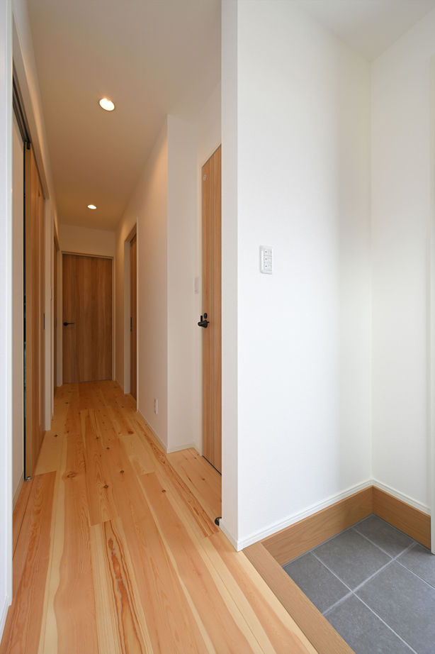 カステルホーム 【東近江市／1000万円台】一人暮らしを満喫！夢を詰め込んで叶えた平屋。３台分のガレージのある家の建築実例画像10