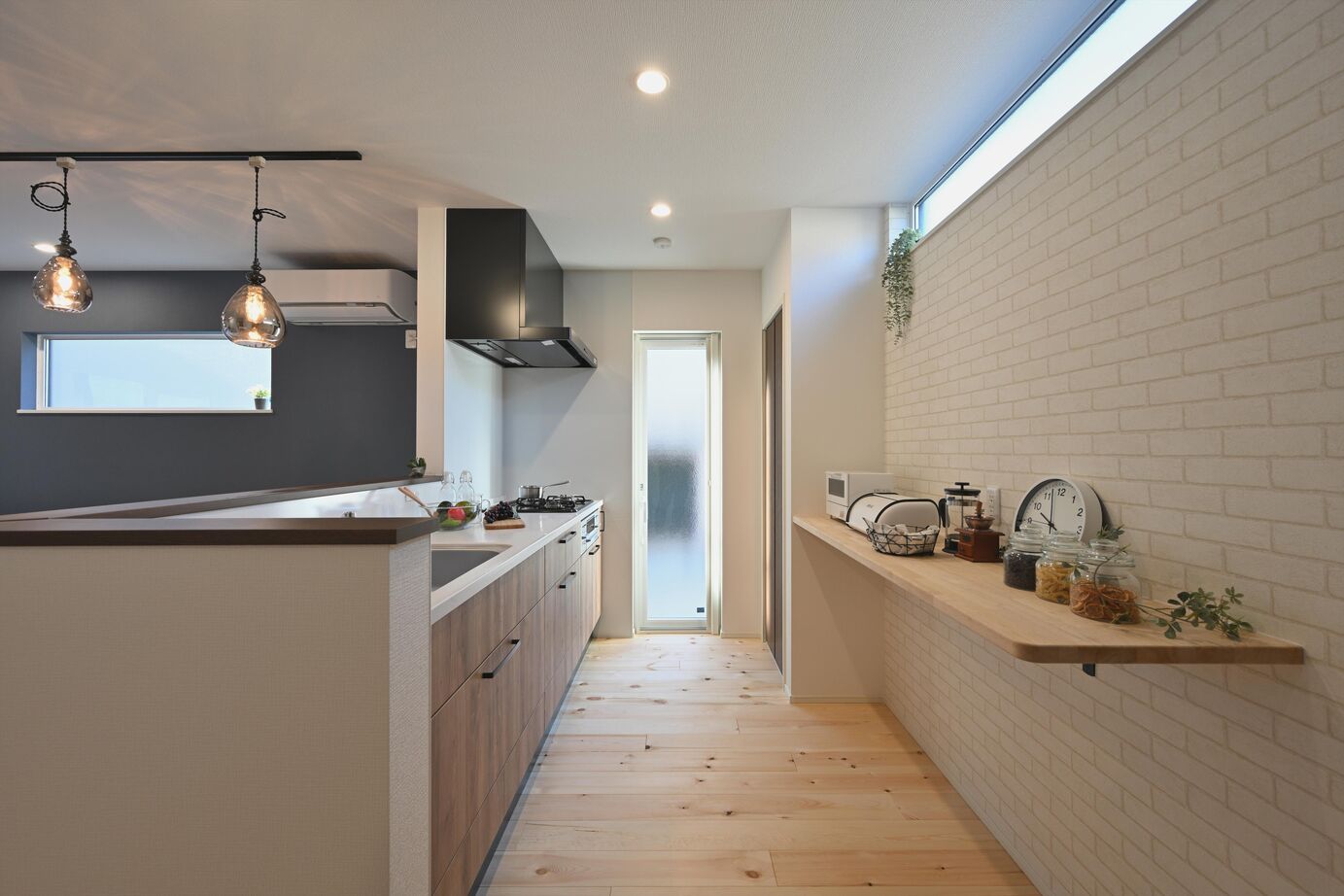 カステルホーム 【1000万円台×収納力】外部収納のあるコンパクトながら暮らしやすい家の建築実例画像3