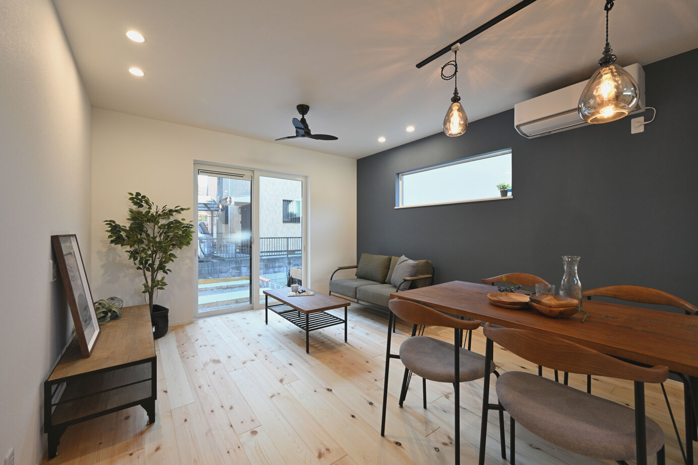 カステルホーム 【1000万円台×収納力】外部収納のあるコンパクトながら暮らしやすい家の建築実例画像9