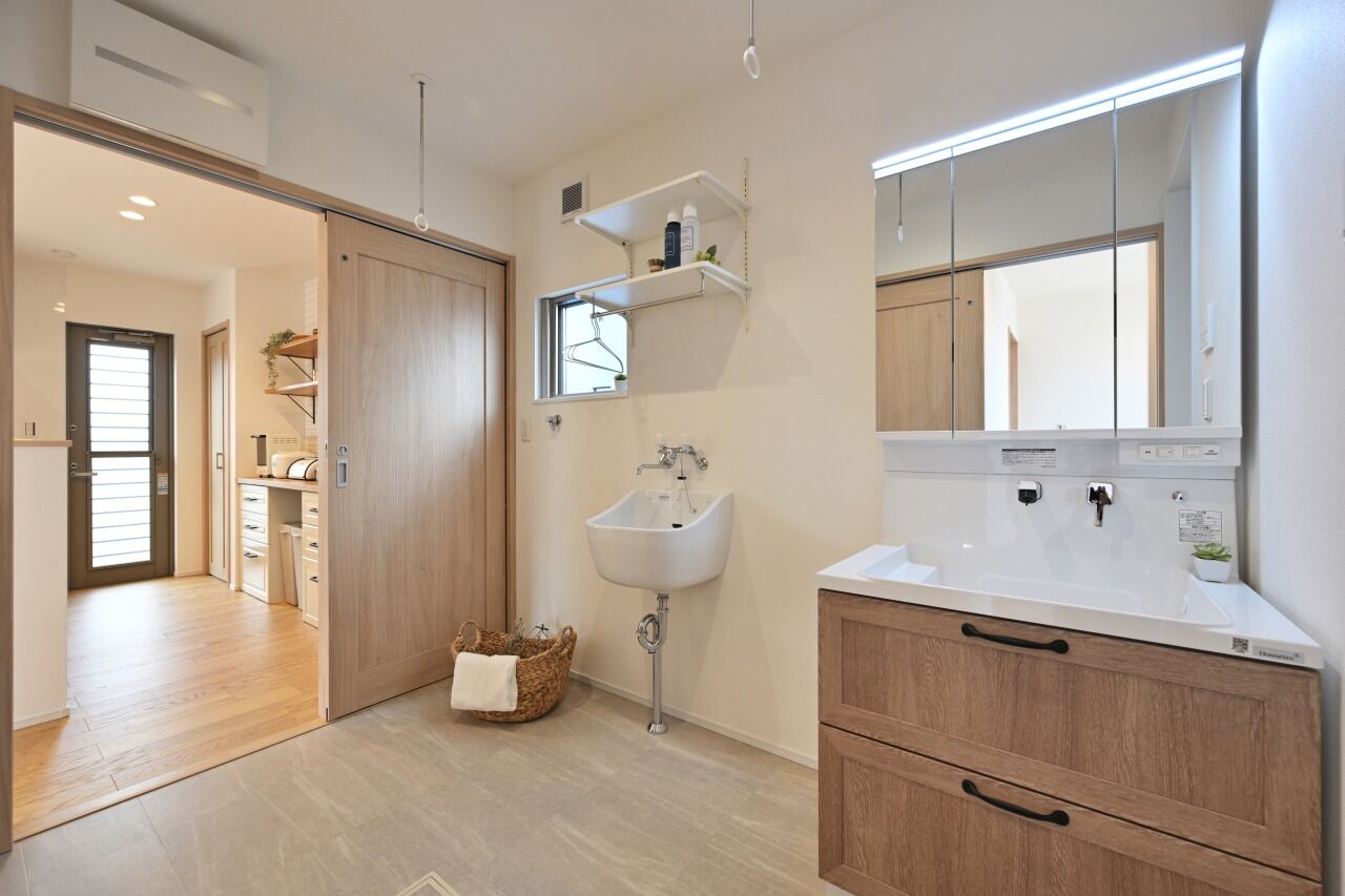 カステルホーム 【1850万円×近江八幡市×収納充実】主婦に嬉しい家事動線に特化した間取りで楽しく子育てできる家の建築実例画像8