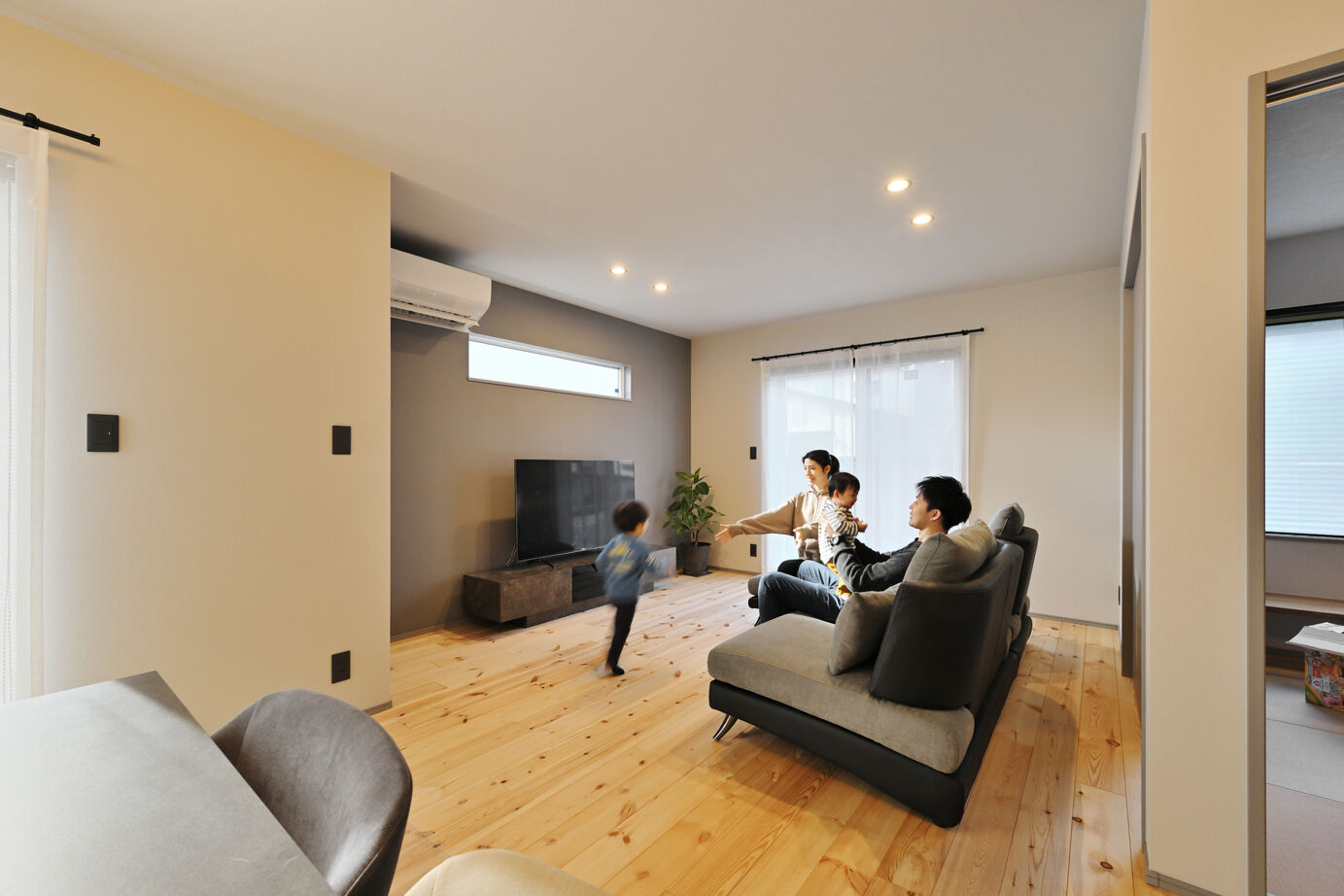 カステルホーム 【回遊動線×子育てしやすい】回遊動線と家族が快適に暮らせる家の建築実例画像2