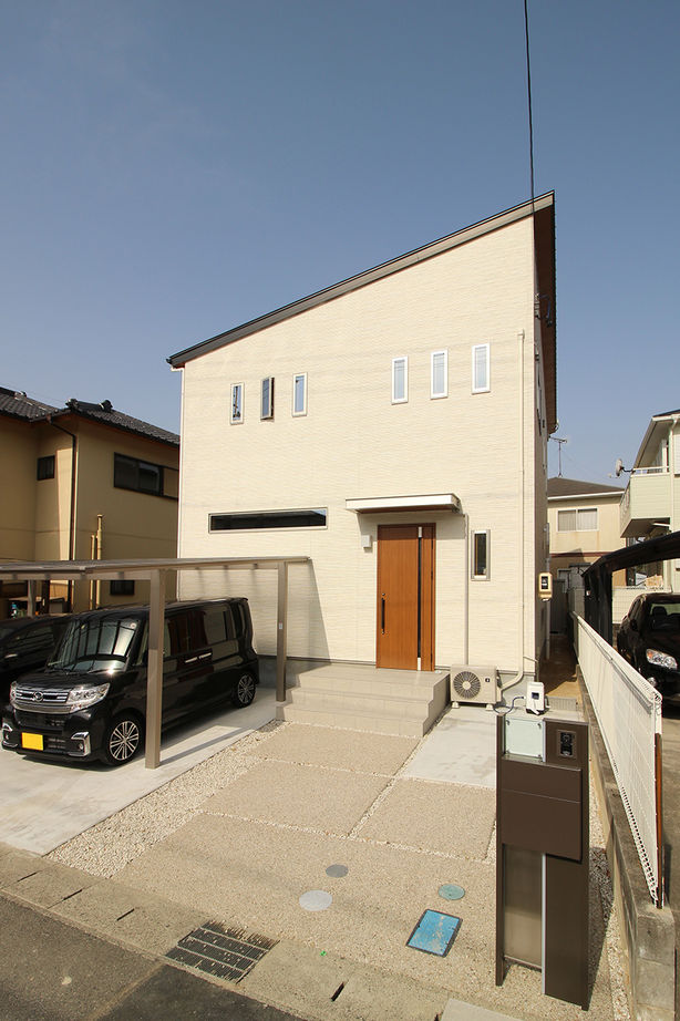 EASTYLE HOME（イースタイルホーム） 【1000万円台×ZEH×間取り図】太陽光発電9kW搭載。月々のランニングコストを抑えて豊かに暮らす家の建築実例画像2