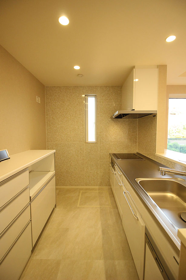 EASTYLE HOME（イースタイルホーム） 【1000万円台×自然素材×間取り図】ガルバの外観にカバ桜の無垢フローリング。質は高めてコストを抑えた家の建築実例画像6