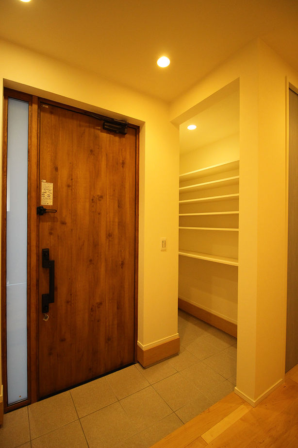 EASTYLE HOME（イースタイルホーム） 【1000万円台×自然素材×間取り図】ガルバの外観にカバ桜の無垢フローリング。質は高めてコストを抑えた家の建築実例画像10