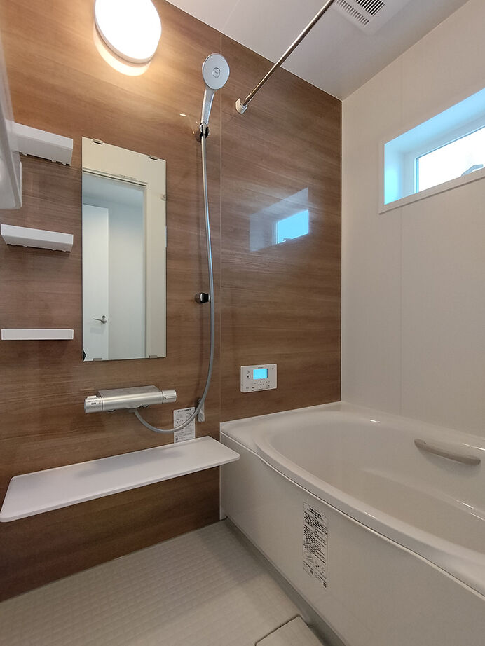 EASTYLE HOME（イースタイルホーム） 【1000万円台×狭小×ビルトインガレージ×間取り図有】間口4ｍ！車と海とネコを愛する吹抜けLDKの住まいの建築実例画像4