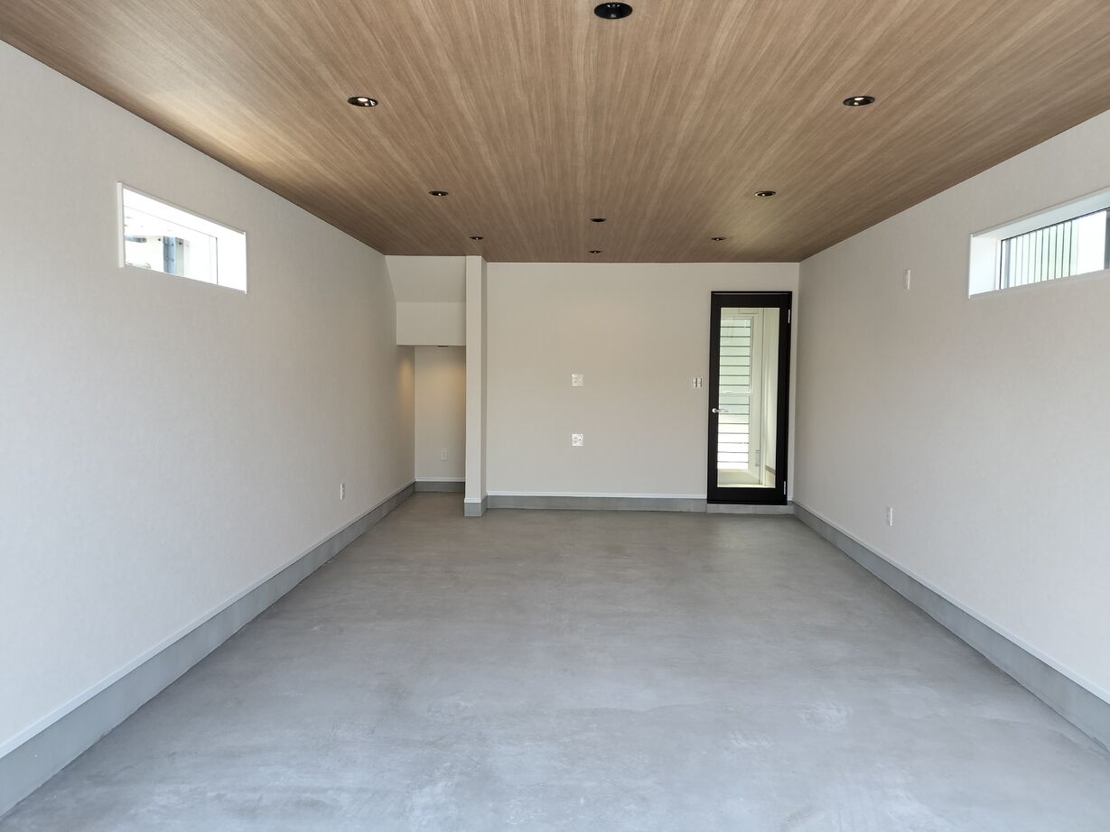 EASTYLE HOME（イースタイルホーム） 【1000万円台×狭小×ビルトインガレージ×間取り図有】間口4ｍ！車と海とネコを愛する吹抜けLDKの住まいの建築実例画像7