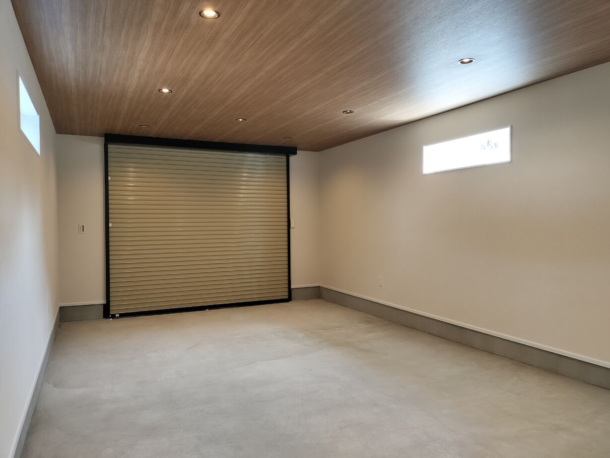 EASTYLE HOME（イースタイルホーム） 【1000万円台×狭小×ビルトインガレージ×間取り図有】間口4ｍ！車と海とネコを愛する吹抜けLDKの住まいの建築実例画像8